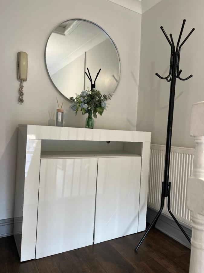 Dalston 1 Bedroom Flat Londen Buitenkant foto